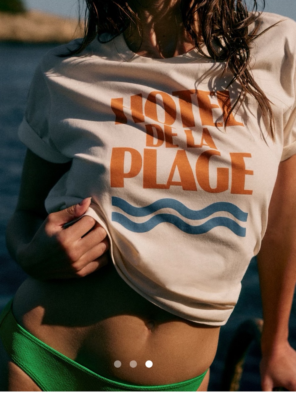 Sezane 'HOTEL DE LA PLAGE' Tee with Medium - Picture 2 of 5